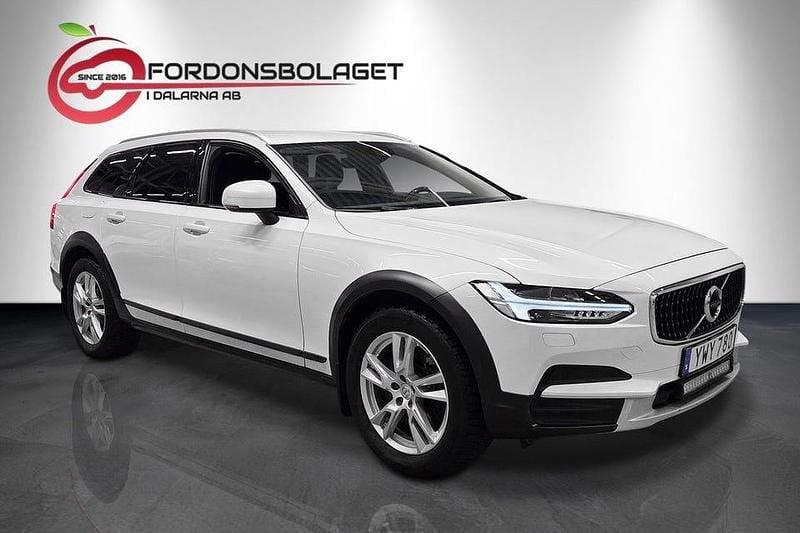 Begagnad Volvo V90 CC Momentum 190 HK (139 kW) 2018 Vit Kombi