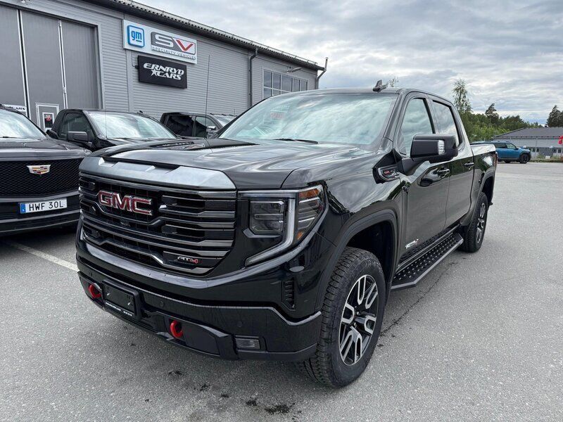Svart Ny 2024 GMC Sierra Van | 1 123 750 kr - Bild 1/4