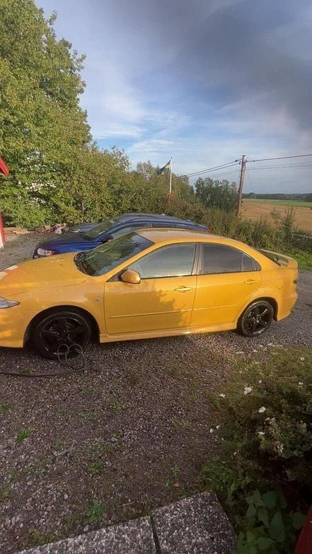 Gul Begagnad 2003 Mazda 6 Inclusive Halvkombi | 45 000 kr (Dyr) - Bild 1/4