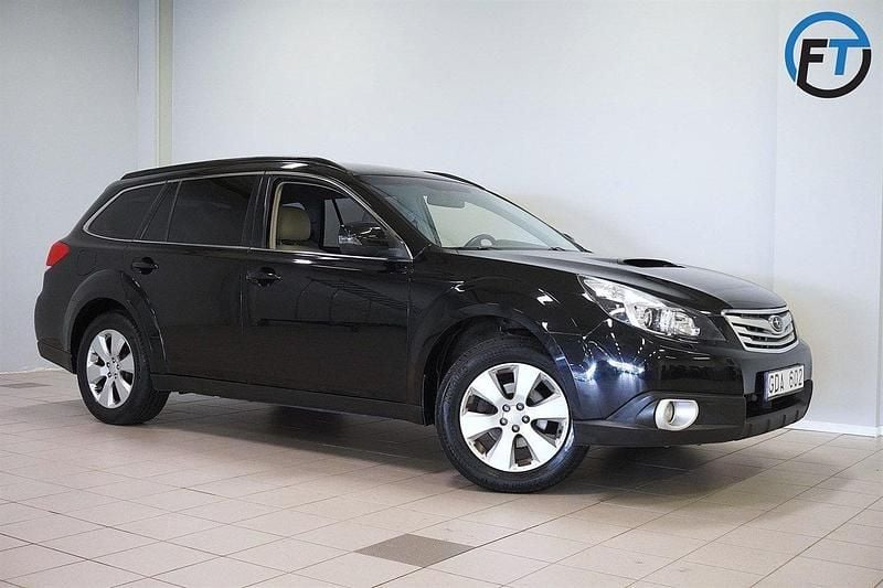 Svart Begagnad 2012 Subaru Outback SUV | 58 900 kr (Marknadspris) - Bild 1/4