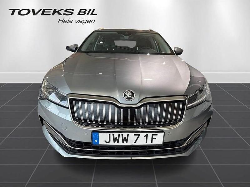 Begagnad Skoda Superb Business Line 156 HK (114 kW) 2021 Grå Kombi