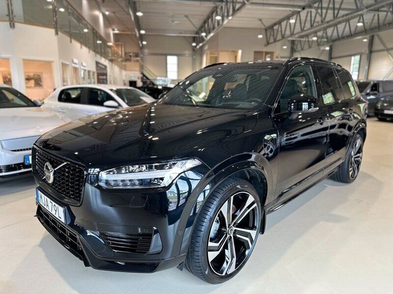 Svart Begagnad 2025 Volvo XC90 Ultra SUV | 849 900 kr - Bild 1/4