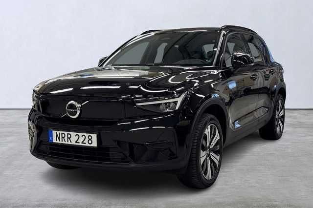Svart Begagnad 2022 Volvo XC40 Core SUV | 329 900 kr - Bild 1/4