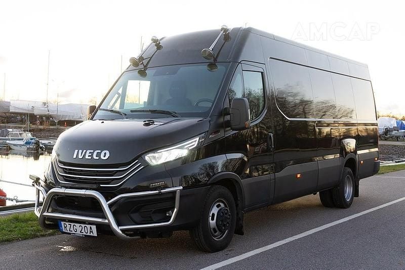 Svart Begagnad 2024 Iveco Daily Van | 699 500 kr - Bild 1/4