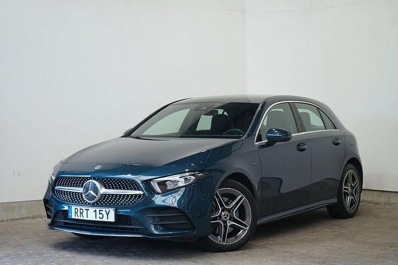Begagnad Mercedes A250 AMG 218 HK (160 kW) 2021 Blå Halvkombi