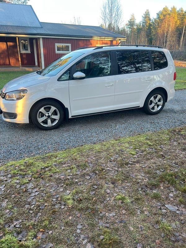 Begagnad 2012 VW Touran Minibuss | 62 500 kr (Superpris) - Bild 1/4