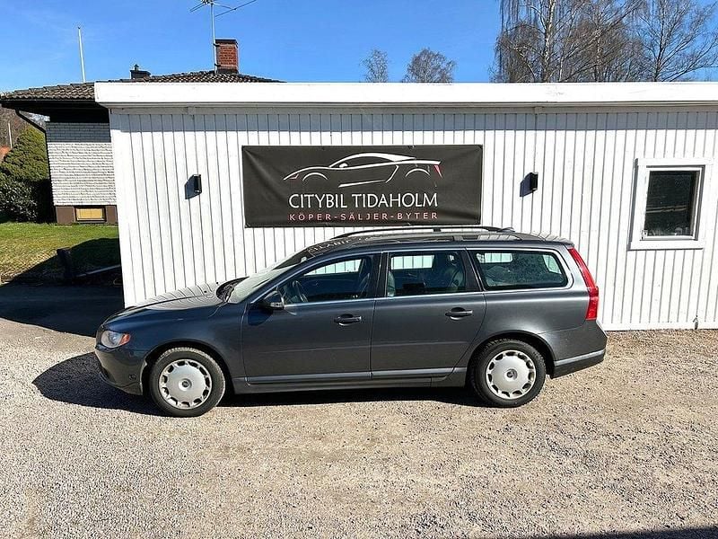 Grå Begagnad 2009 Volvo V70 Momentum Kombi | 44 600 kr (Superpris) - Bild 1/4