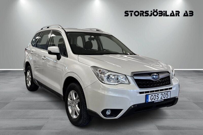 Vit Begagnad 2014 Subaru Forester SUV | 189 000 kr (Marknadspris) - Bild 1/4