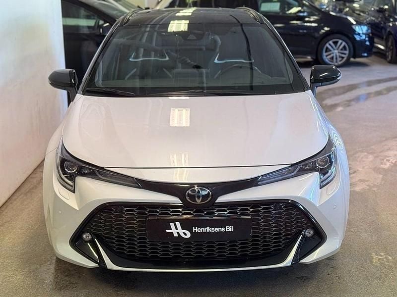 Begagnad Toyota Corolla Sport 184 HK (135 kW) 2022 Vit Kombi