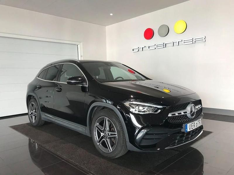 Svart Begagnad 2020 Mercedes GLA250 AMG SUV | 329 900 kr - Bild 1/4