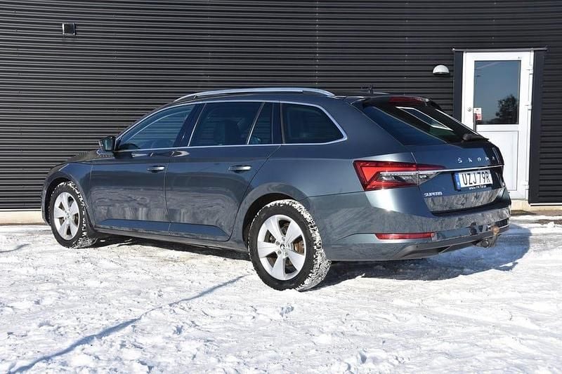 Begagnad Skoda Superb Business Line 218 HK (160 kW) 2022 Grå Kombi