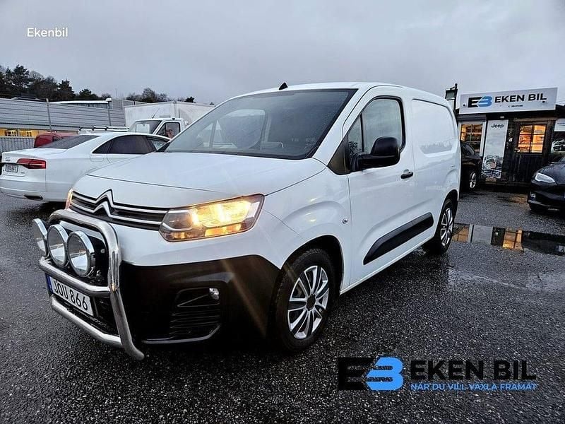 Vit Begagnad 2019 Citroën Berlingo Minibuss | 93 625 kr (Marknadspris) - Bild 1/3