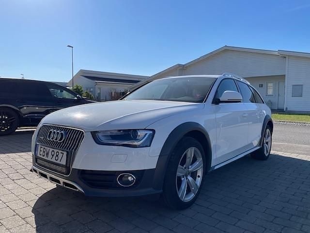 Vit Begagnad 2015 Audi A4 Allroad Kombi | 125 000 kr (Marknadspris) - Bild 1/4