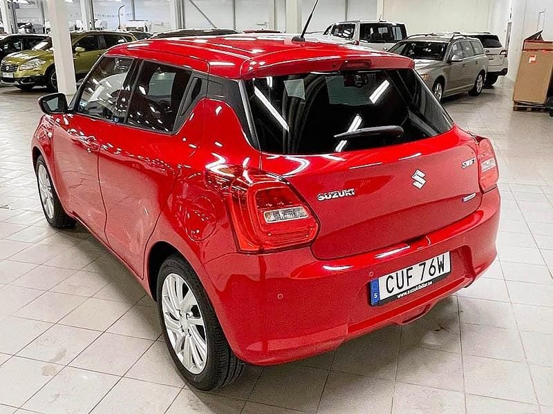 Begagnad Suzuki Swift 2023 Röd