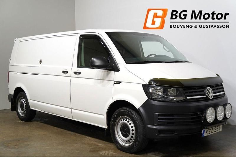 Vit Begagnad 2016 VW T6 Van | 139 800 kr (Marknadspris) - Bild 1/4