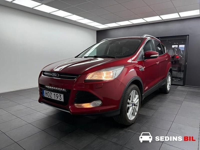 Röd Begagnad 2015 Ford Kuga Titanium SUV | 99 900 kr (Superpris) - Bild 1/4