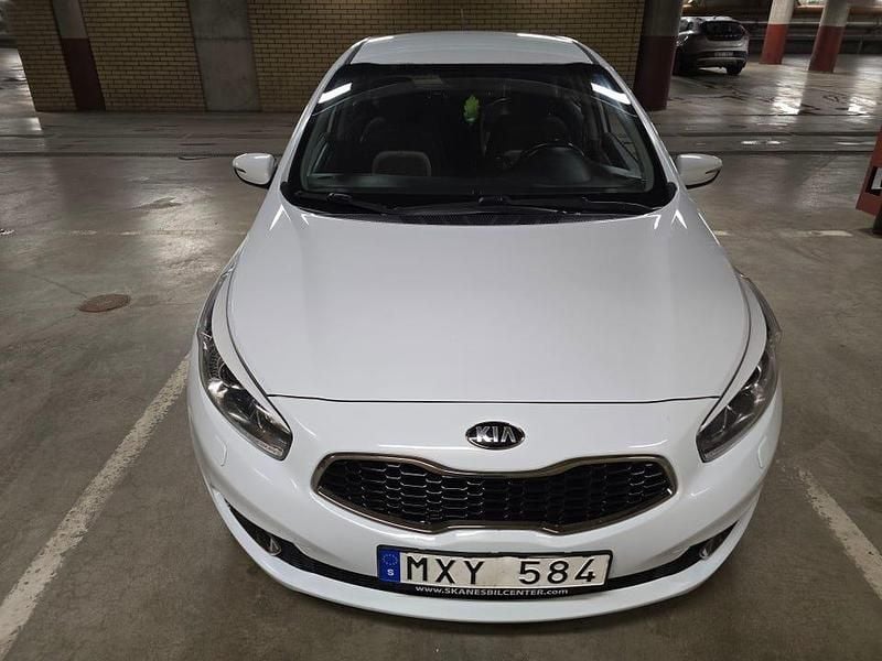 Begagnad 2013 Kia Ceed Halvkombi | 79 000 kr (Marknadspris) - Bild 1/4