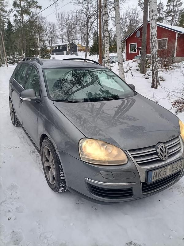 Begagnad 2008 VW Golf VI Halvkombi | 21 500 kr (Bra pris) - Bild 1/4