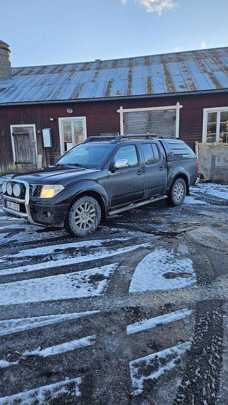 Svart Begagnad 2008 Nissan Navara Pickup | 59 000 kr (Bra pris) - Bild 1/4