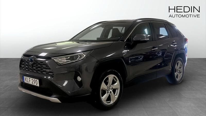 Mörkgrå (grey) Begagnad 2019 Toyota RAV4 Hybrid SUV | 310 000 kr (Marknadspris) - Bild 1/4