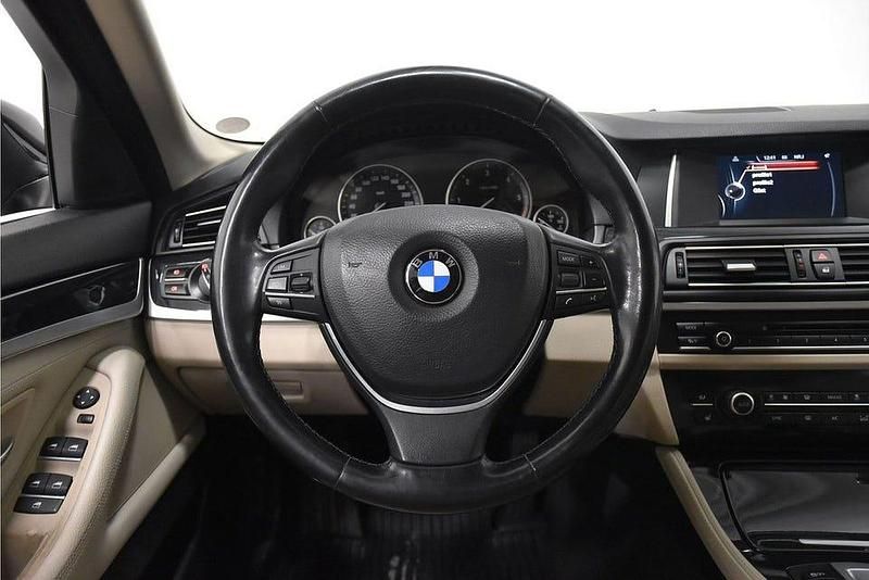 Begagnad BMW 520 190 HK (139 kW) 2016 Svart Kombi