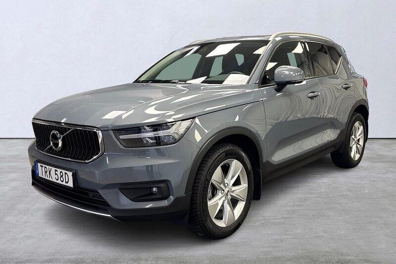 Grå Begagnad 2020 Volvo XC40 Momentum SUV | 249 000 kr (Dyr) - Bild 1/4