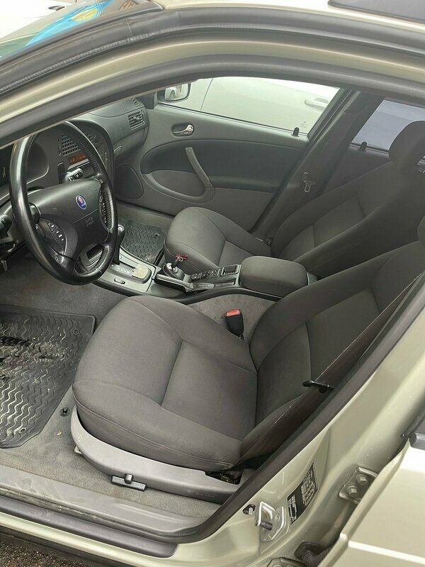 Begagnad Saab 9-5 Linear 150 HK (110 kW) 2005 Grön (silver) Kombi