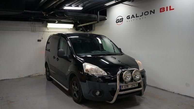 Svart Begagnad 2010 Peugeot Partner Minibuss | 40 000 kr (Marknadspris) - Bild 1/4