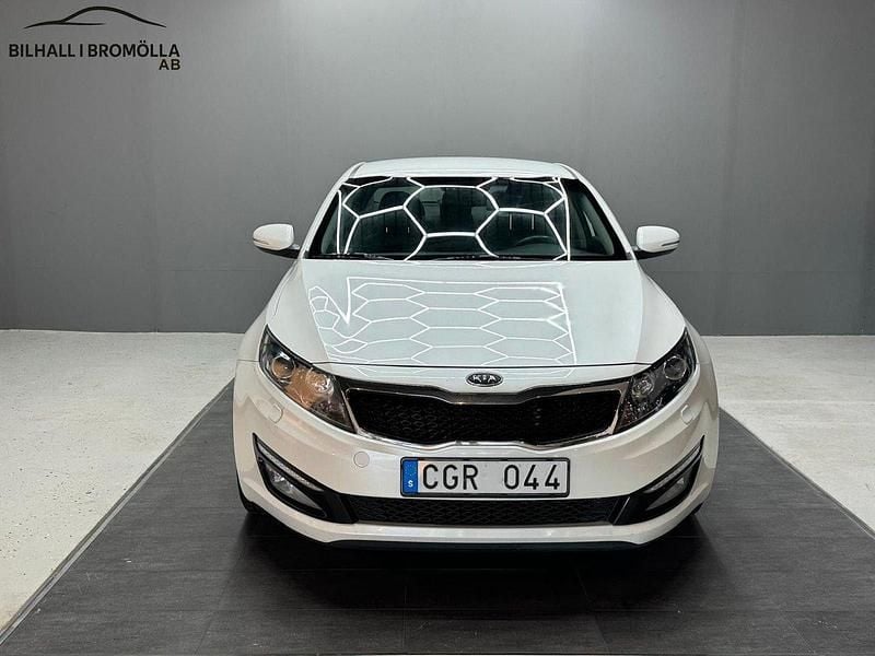 Vit Begagnad 2012 Kia Optima 3 Sedan | 84 900 kr (Marknadspris) - Bild 1/4