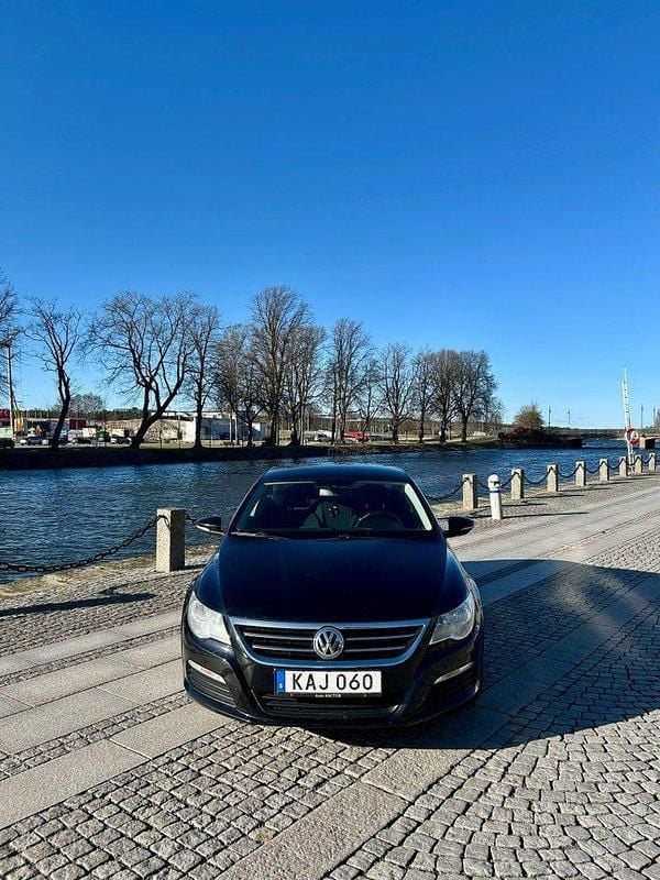 Svart Begagnad 2010 VW CC Sedan | 69 900 kr (Bra pris) - Bild 1/4