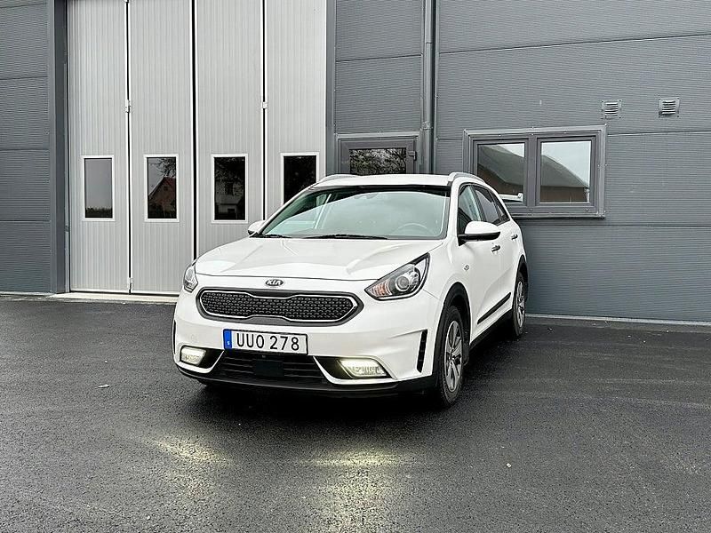 Vit Begagnad 2018 Kia Niro Advance SUV | 149 000 kr (Bra pris) - Bild 1/4