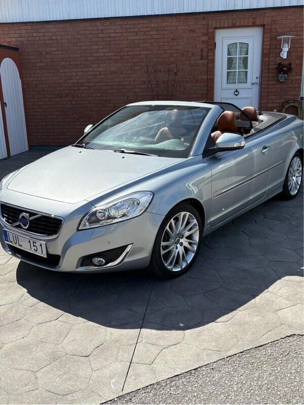 Silver Begagnad 2012 Volvo C70 Cab | 249 000 kr (Dyr) - Bild 1/4