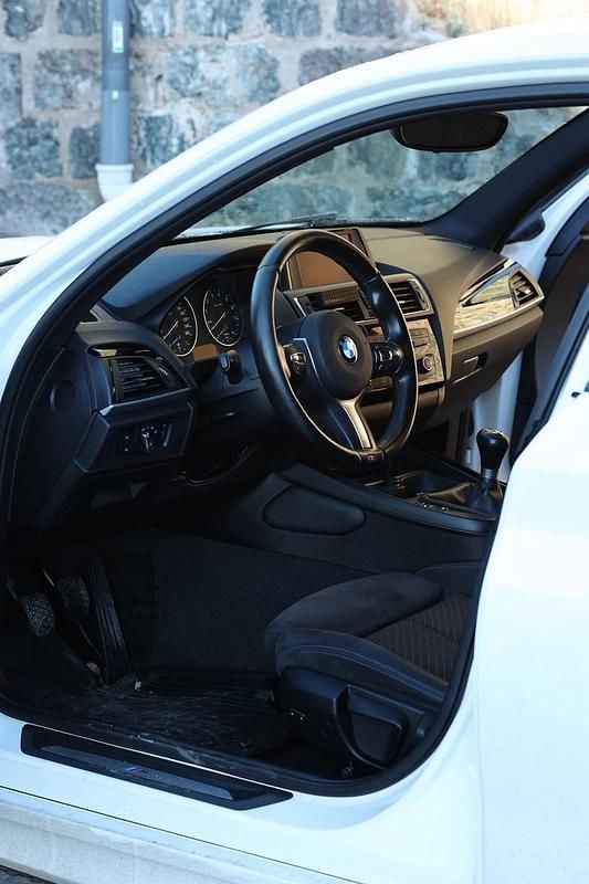 Begagnad BMW 118 136 HK (100 kW) 2017 Halvkombi