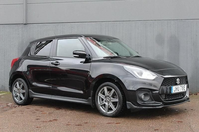 Svart Begagnad 2021 Suzuki Swift Sport Halvkombi | 189 500 kr (Marknadspris) - Bild 1/4