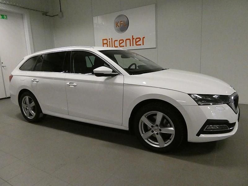Begagnad Skoda Octavia 150 HK (110 kW) 2022 Vit Kombi