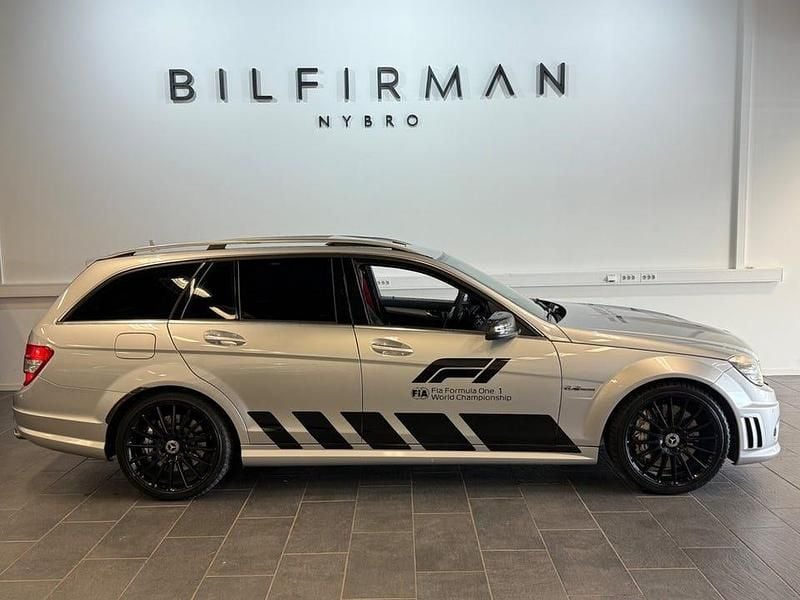 Silver Begagnad 2008 Mercedes C63 AMG AMG Kombi | 299 900 kr (Dyr) - Bild 1/4