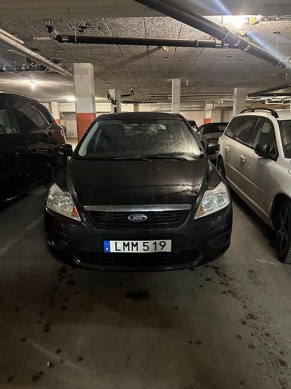 Begagnad 2010 Ford Focus Trend Halvkombi | 12 000 kr (Superpris) - Bild 1/4