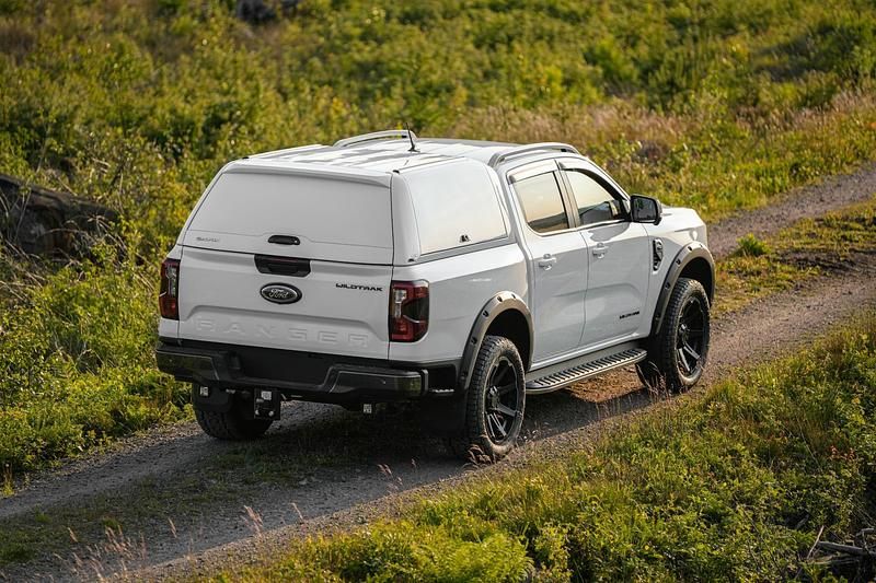 Frozen white Ny 2025 Ford Ranger Wildtrack Pickup | 622 000 kr (Marknadspris) - Bild 1/3