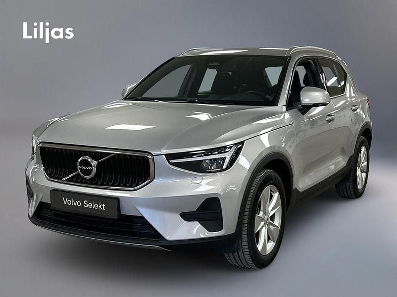 Begagnad Volvo XC40 Core 163 HK (119 kW) 2024 Silver SUV