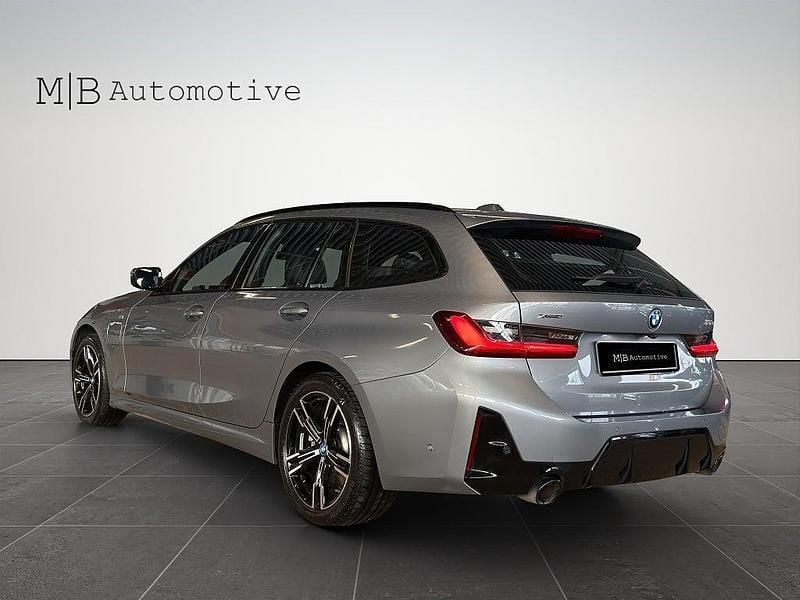 Begagnad BMW 330e M Sport 184 HK (135 kW) 2024 Grå Kombi