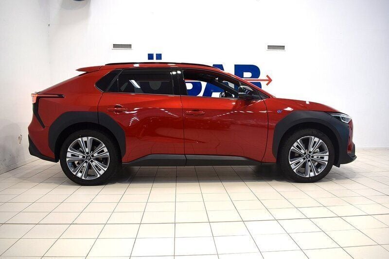 Begagnad Subaru Solterra 160 kW (218 HK) 2023 Röd (emotional red) SUV