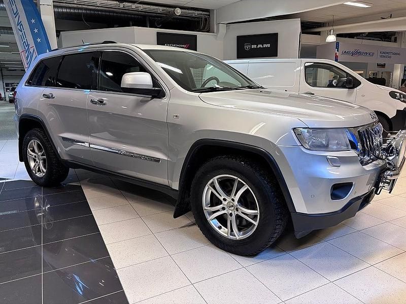 Begagnad Jeep Grand Cherokee Overland 241 HK (177 kW) 2012 Grå SUV