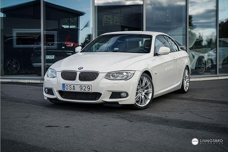 Vit Begagnad 2010 BMW 330 Cabriolet M Sport Cab | 219 900 kr (Lite dyr) - Bild 1/4