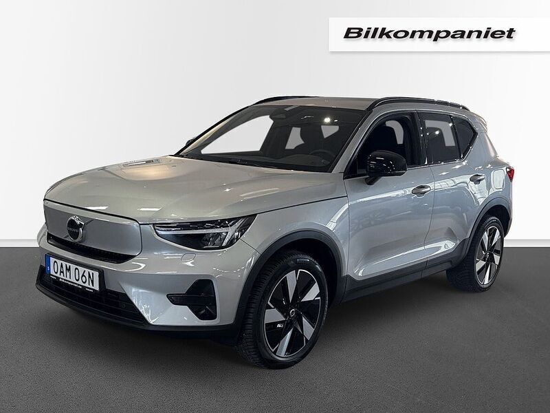 Silver Begagnad 2023 Volvo XC40 Core SUV | 399 500 kr - Bild 1/4