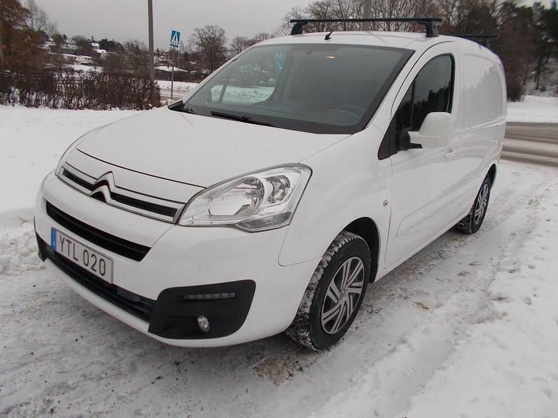 Vit Begagnad 2017 Citroën Berlingo Minibuss | 105 000 kr (Lite dyr) - Bild 1/4