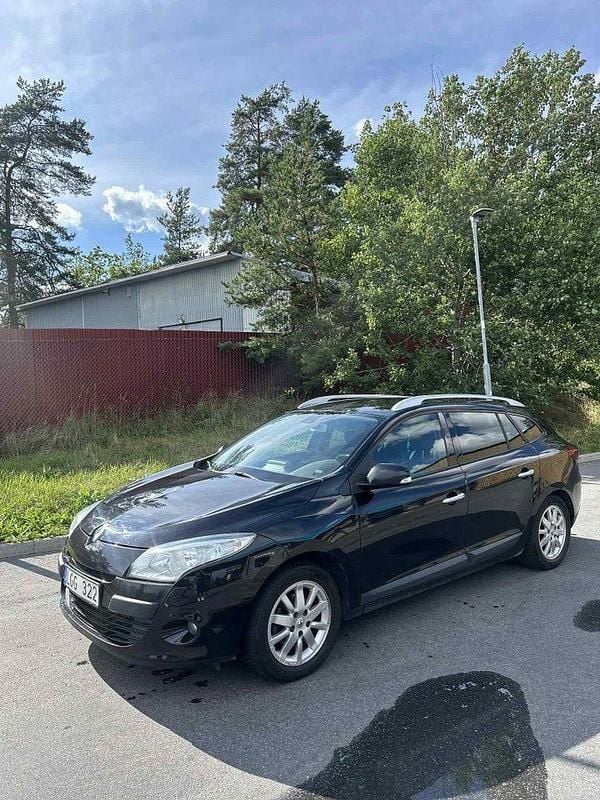 Svart Begagnad 2011 Renault Mégane GrandTour Kombi | 59 000 kr (Marknadspris) - Bild 1/4