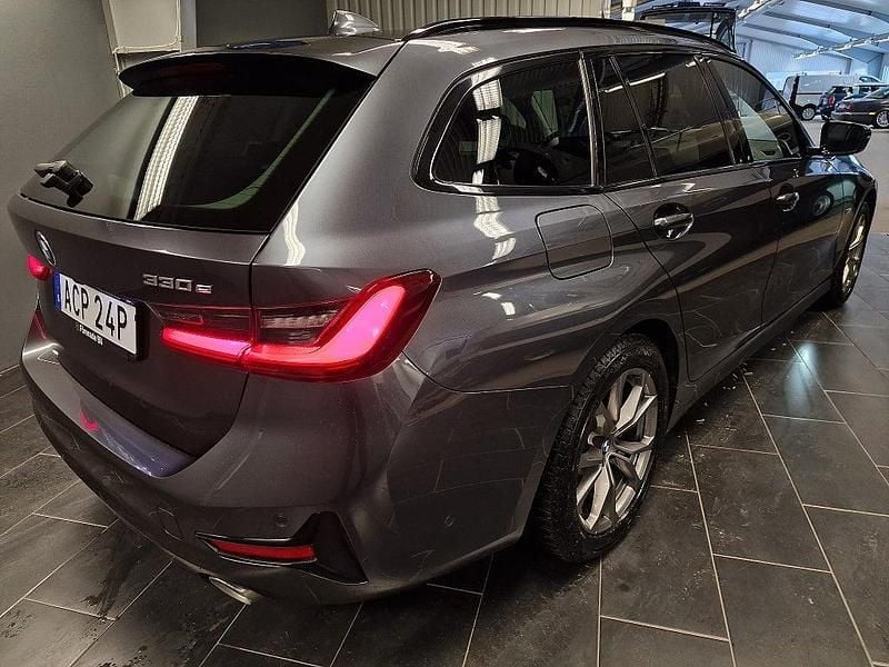 Begagnad BMW 330e Sport Line 190 HK (139 kW) 2016 Silver Kombi