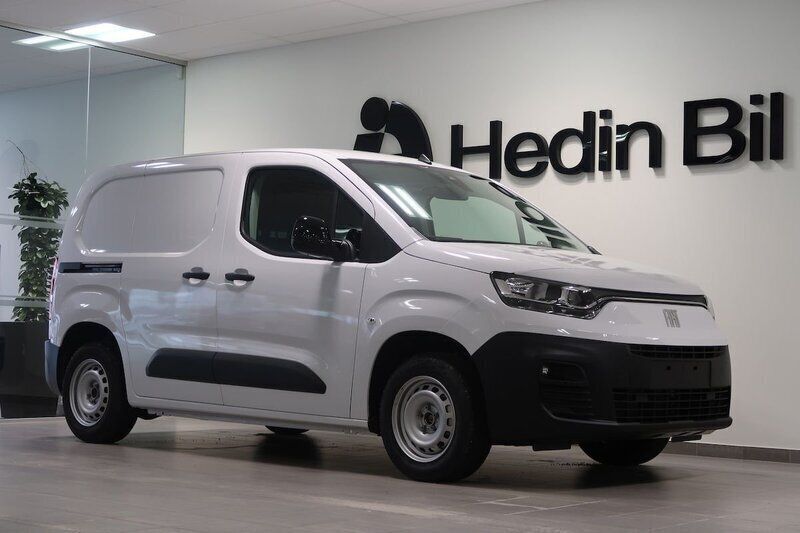 Vit (grey) Begagnad 2022 Fiat e-Doblò L2 50 kWh Minibuss | 394 250 kr - Bild 1/4
