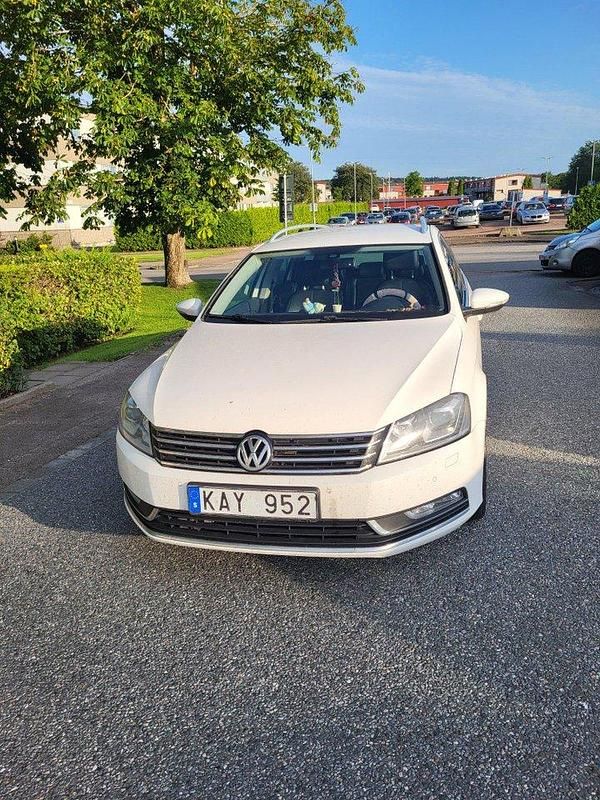 Vit Begagnad 2014 VW Passat GT Kombi | 93 000 kr (Marknadspris) - Bild 1/4