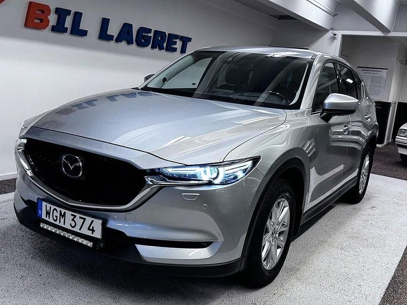 Grå Begagnad 2017 Mazda CX-5 SUV | 157 900 kr (Marknadspris) - Bild 1/4